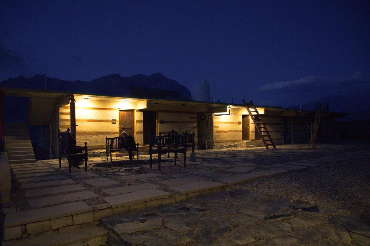 Baltistan Fort Skardu Resort מראה חיצוני תמונה