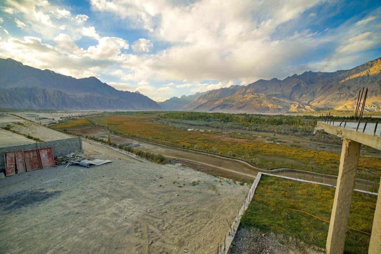 Baltistan Fort Skardu Resort מראה חיצוני תמונה
