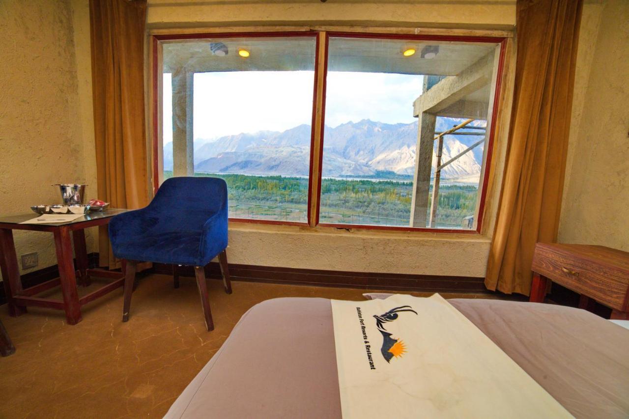 Baltistan Fort Skardu Resort מראה חיצוני תמונה