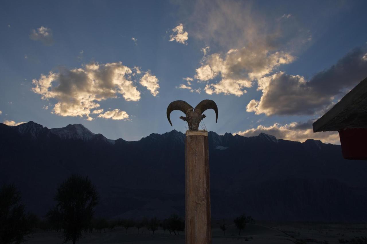 Baltistan Fort Skardu Resort מראה חיצוני תמונה