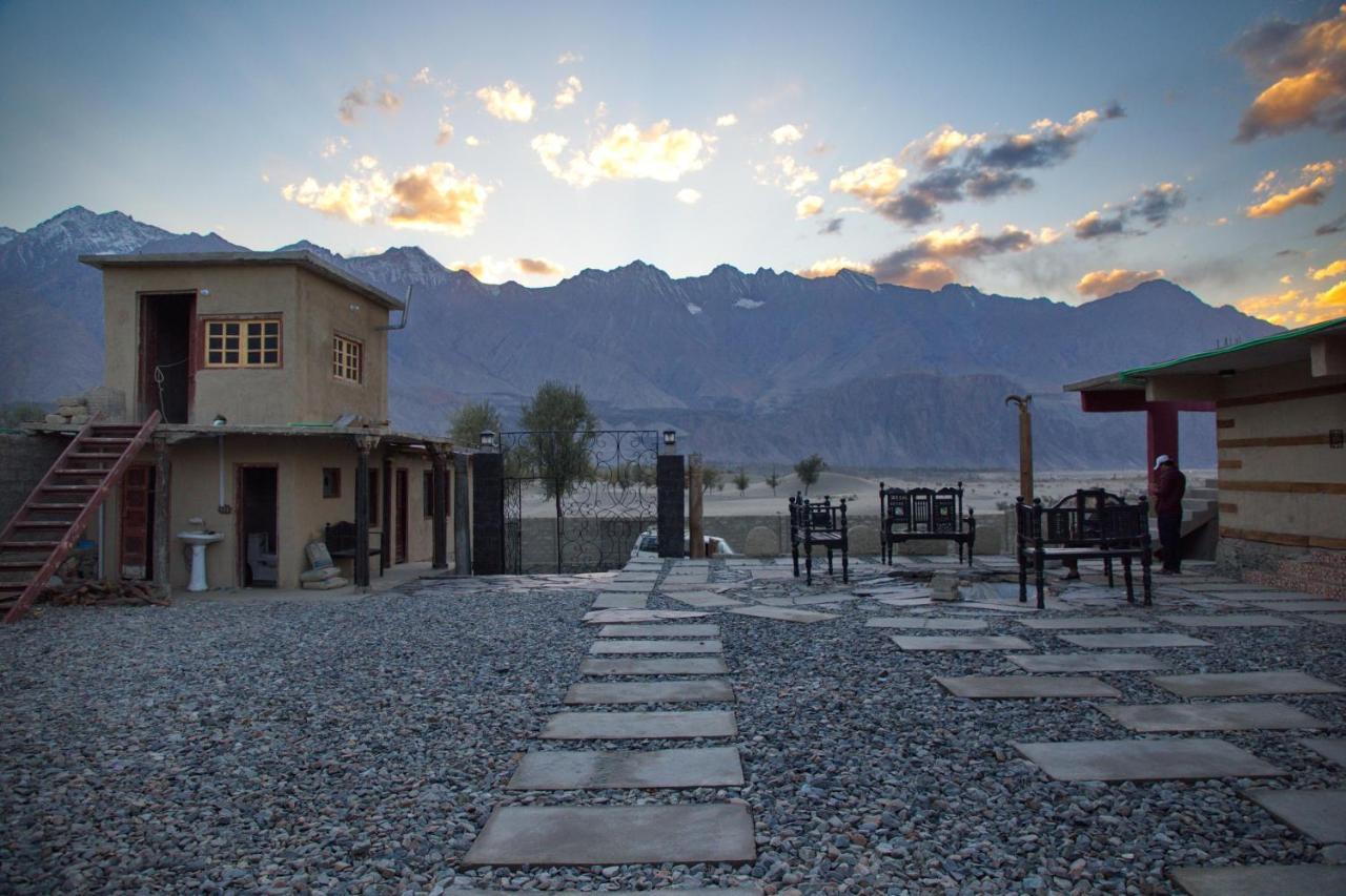Baltistan Fort Skardu Resort מראה חיצוני תמונה