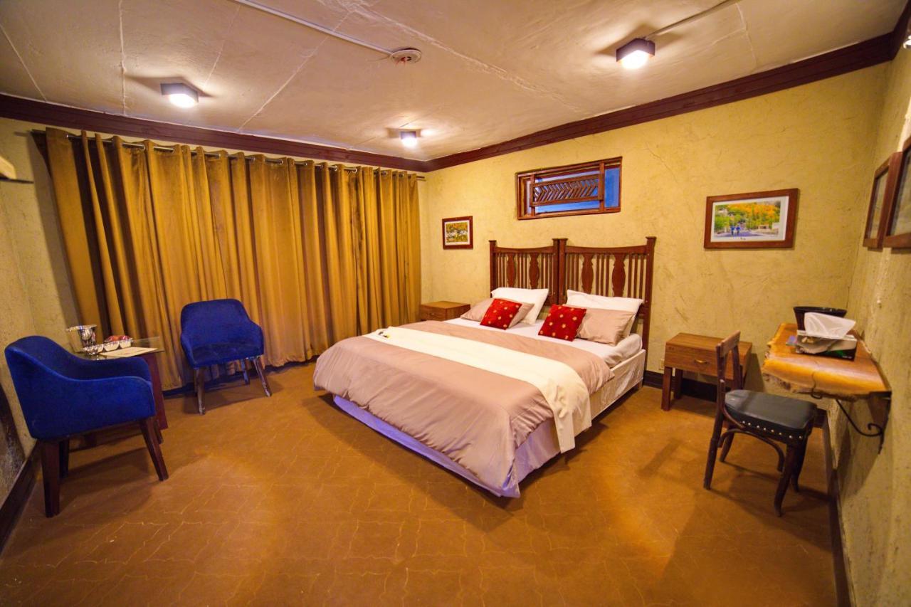 Baltistan Fort Skardu Resort מראה חיצוני תמונה